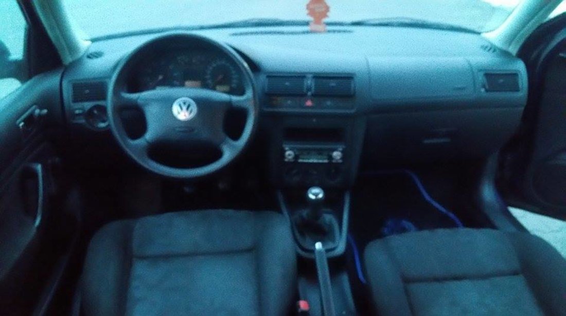 VW Golf 1.6 16v 2000