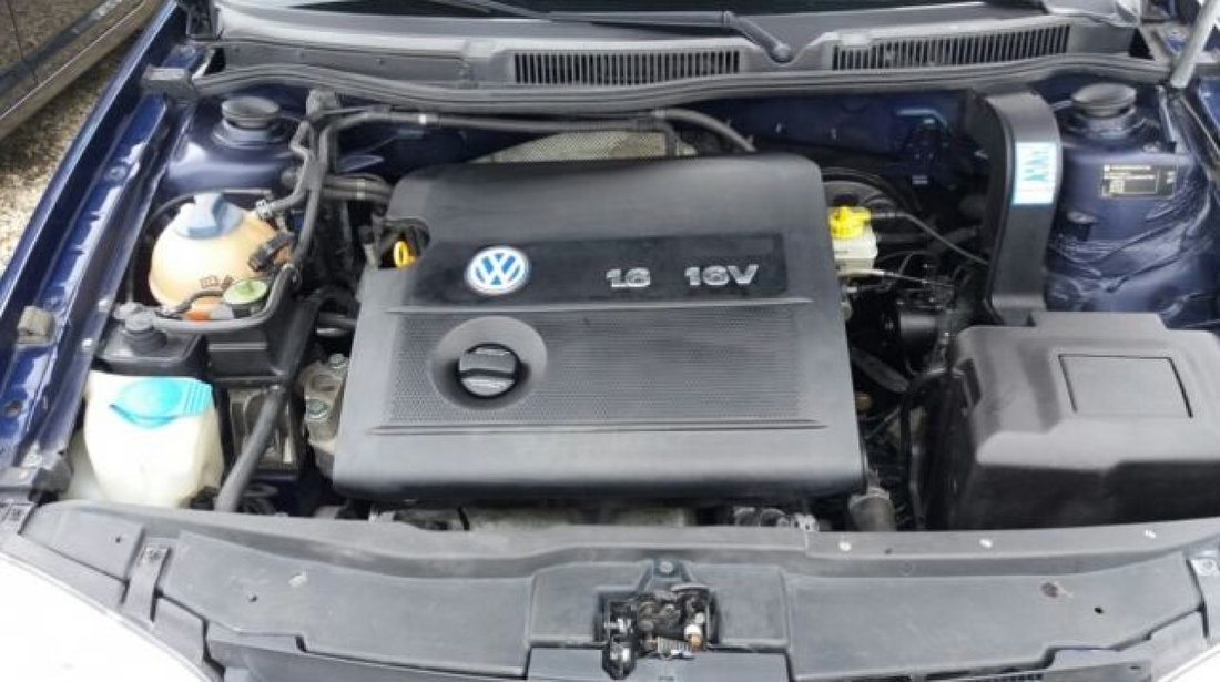 VW Golf 1,6/16v-benzina 2001