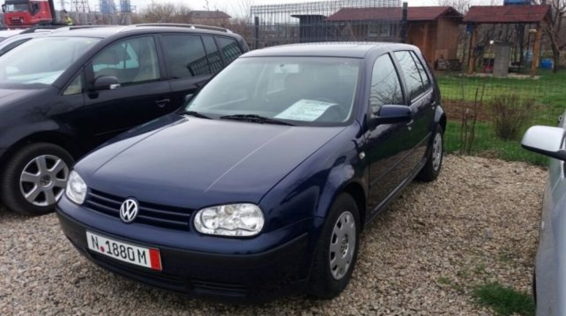 VW Golf 1,6/16v-benzina 2001