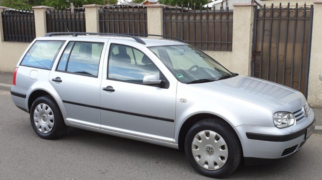 VW Golf 1.6 benzina 2002