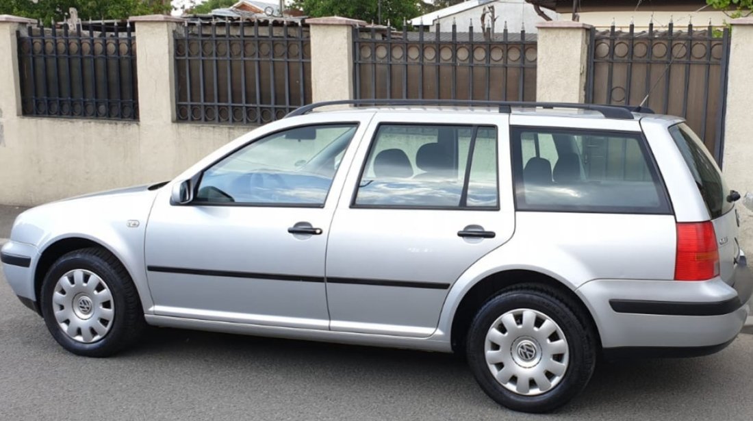 VW Golf 1.6 benzina 2002