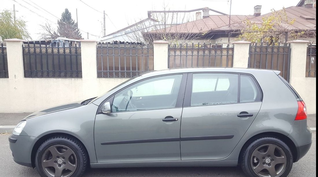 VW Golf 1.6 benzina 2005