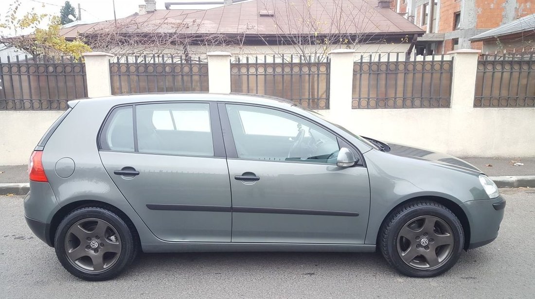 VW Golf 1.6 benzina 2005