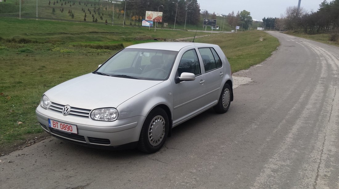 VW Golf 1,6benzina 2001