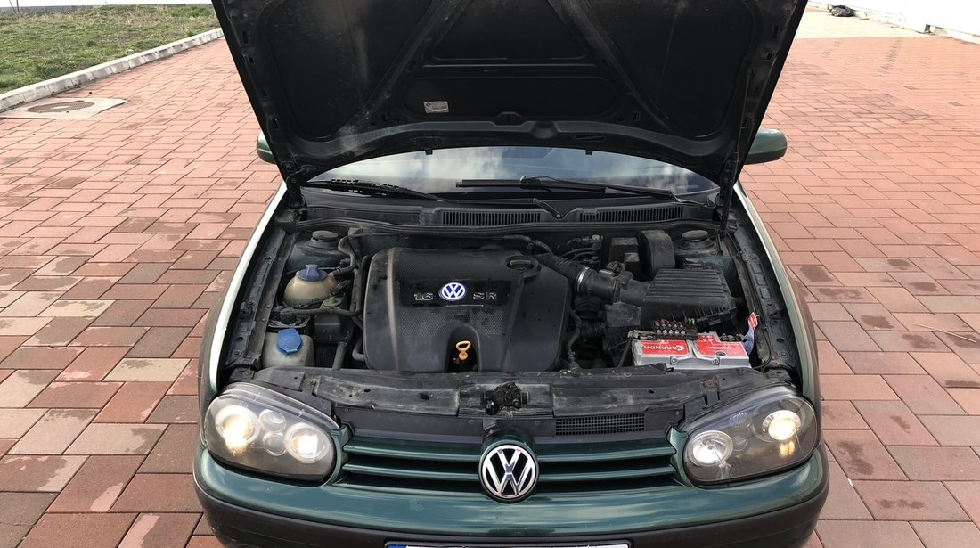 VW Golf 1.6i SR 2000