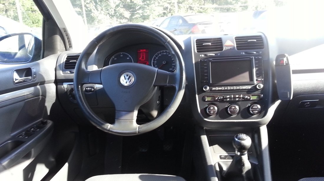 VW Golf 1,9tdi-105cp-e4 2005