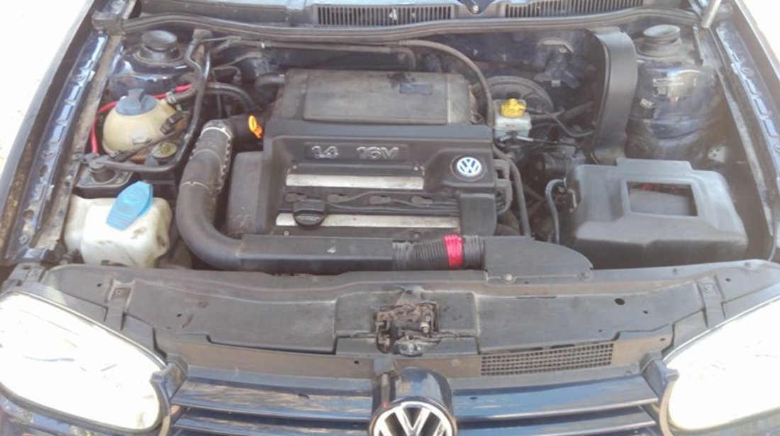 VW Golf 12223 2001