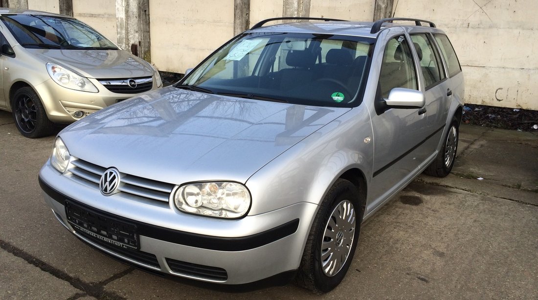 VW Golf 1896 2003