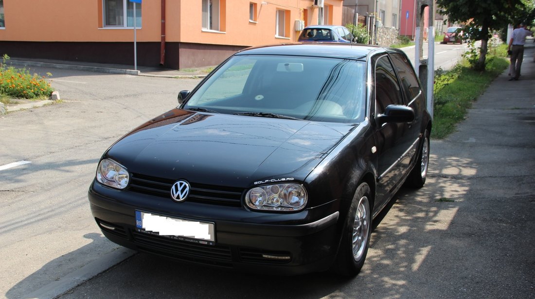 VW Golf APE 2000