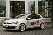VW Golf GTI by SKN