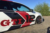 VW Golf GTI cu perne de aer