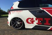 VW Golf GTI cu perne de aer