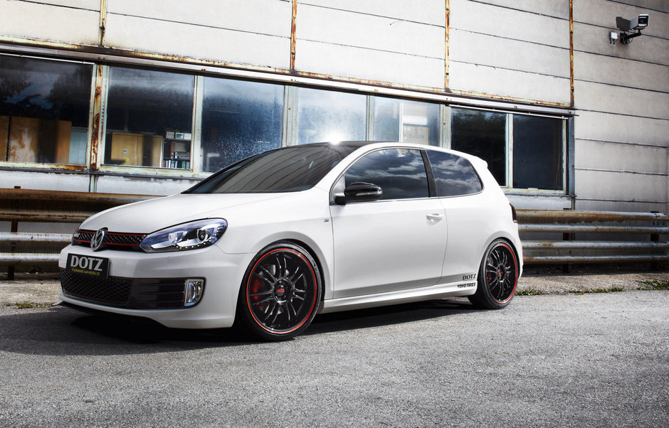 VW Golf GTI Edition 35 by Dotz Shift