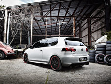 VW Golf GTI Edition 35 by Dotz Shift