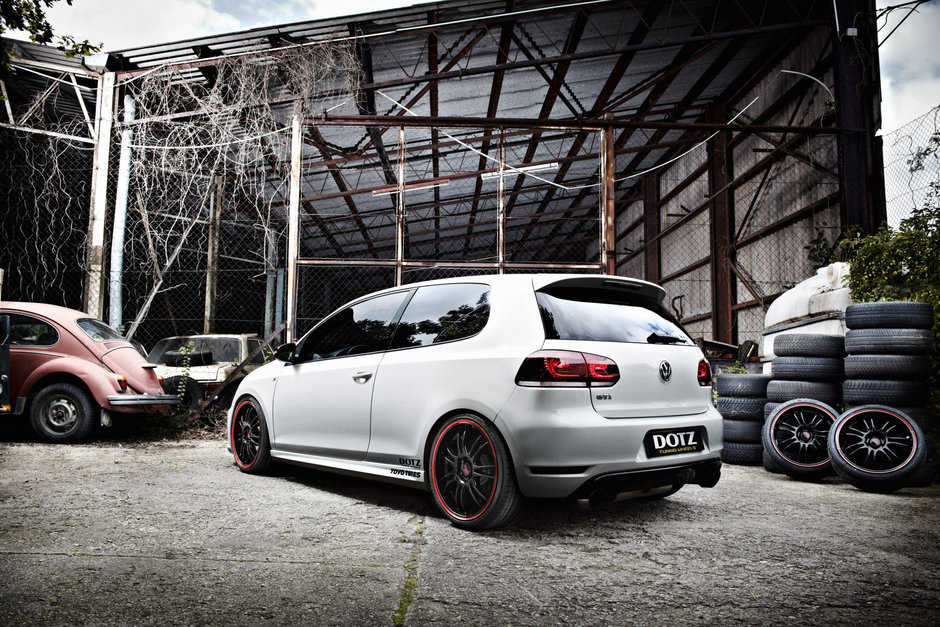 VW Golf GTI Edition 35 by Dotz Shift