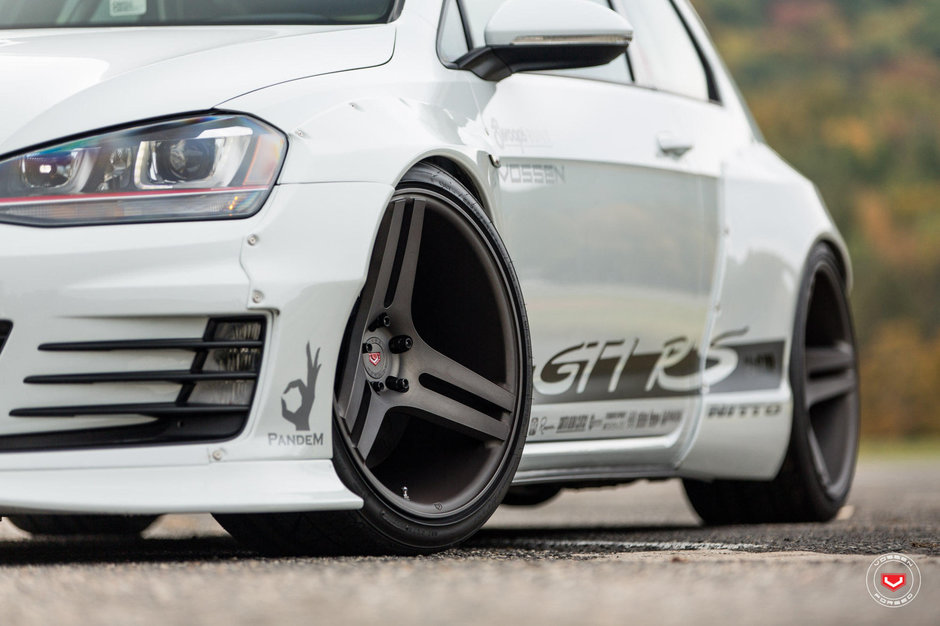 VW Golf GTI RS