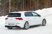 VW Golf R-poze spion