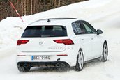 VW Golf R-poze spion