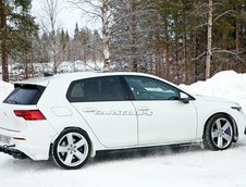 VW Golf R-poze spion