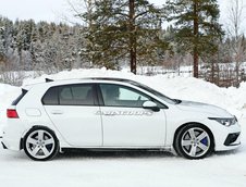 VW Golf R-poze spion