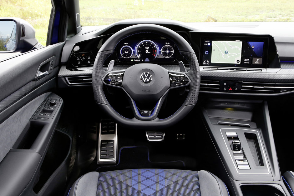 VW Golf R Variant - Galerie foto