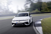 VW Golf R Variant - Galerie foto