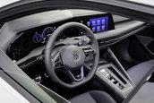 VW Golf R Variant - Galerie foto