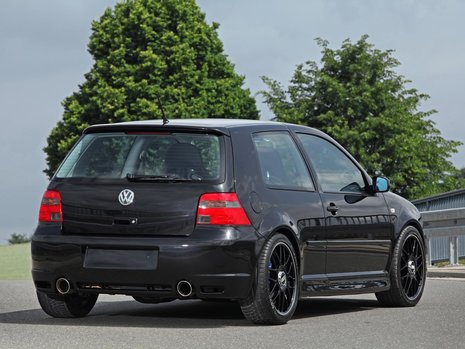 VW Golf R32 by HPerformance