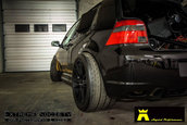 VW Golf R32 cu motor de Lamborghini