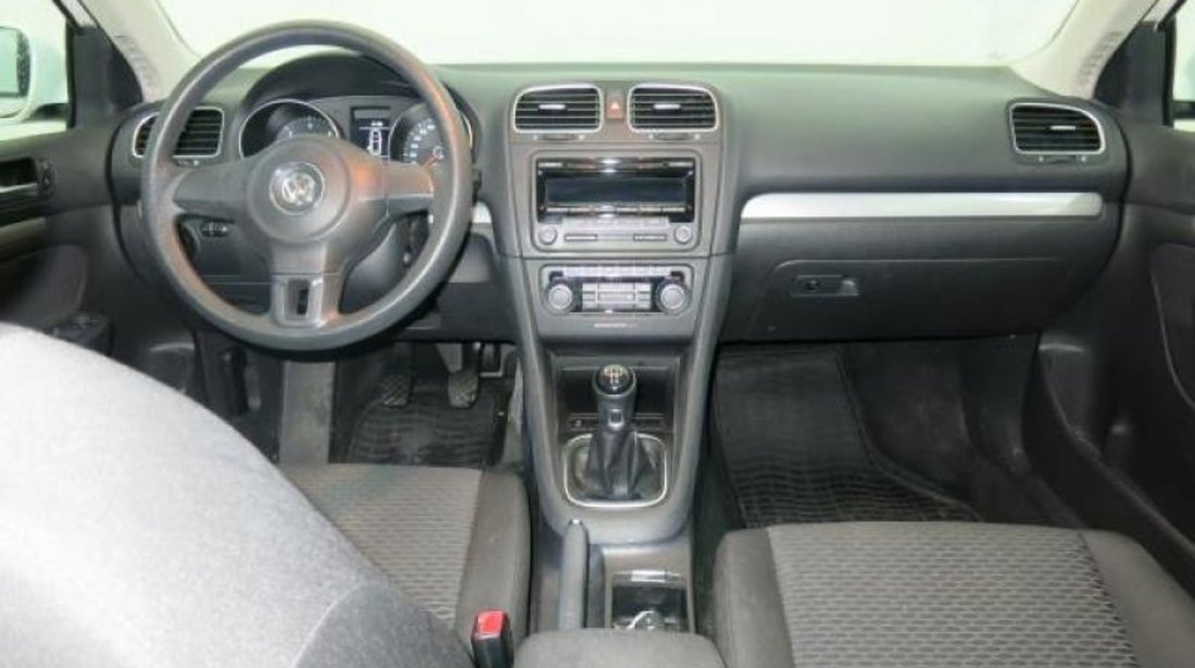 VW Golf VI Variant 1.6 TDI 105 CP 2012