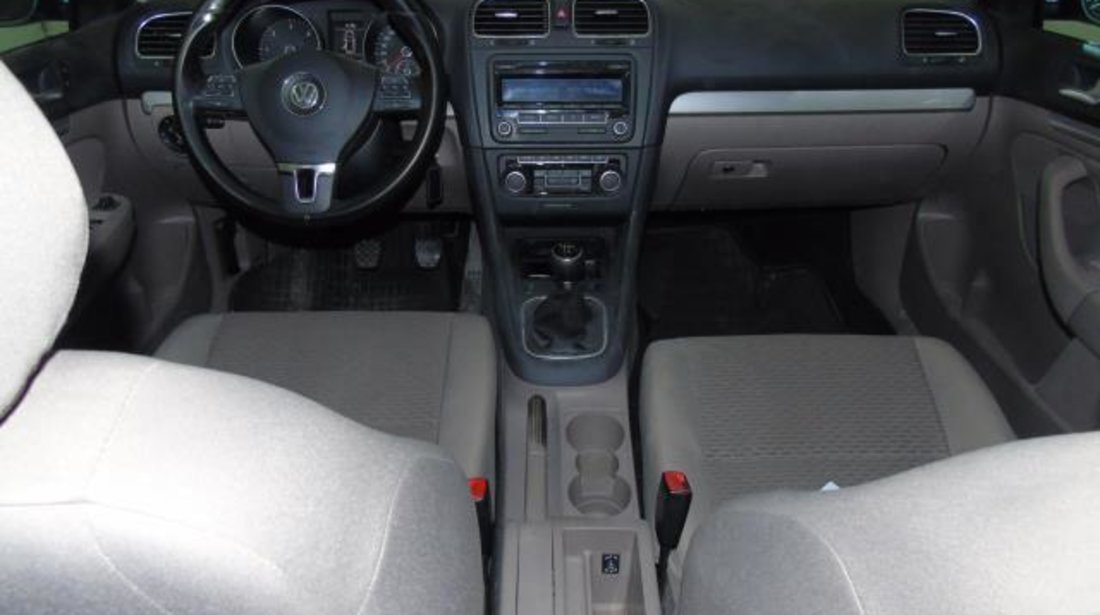 VW Golf VI Variant Trendline 1.6 TDI DPF 105 CP M5 2011