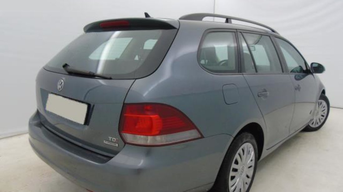 VW Golf VI Variant Trendline 1.6 TDI DPF 105 CP M5 2011