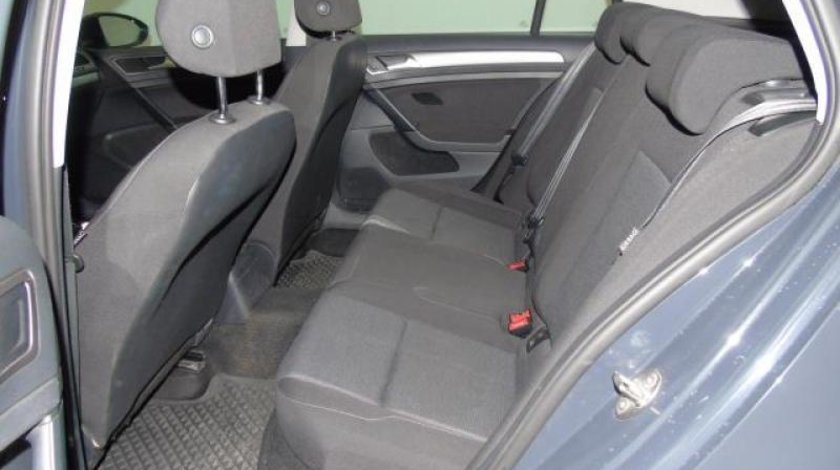 VW Golf VII 1.6 TDI BlueMotion Technology Trendline 105 CP Start/Stop 2013