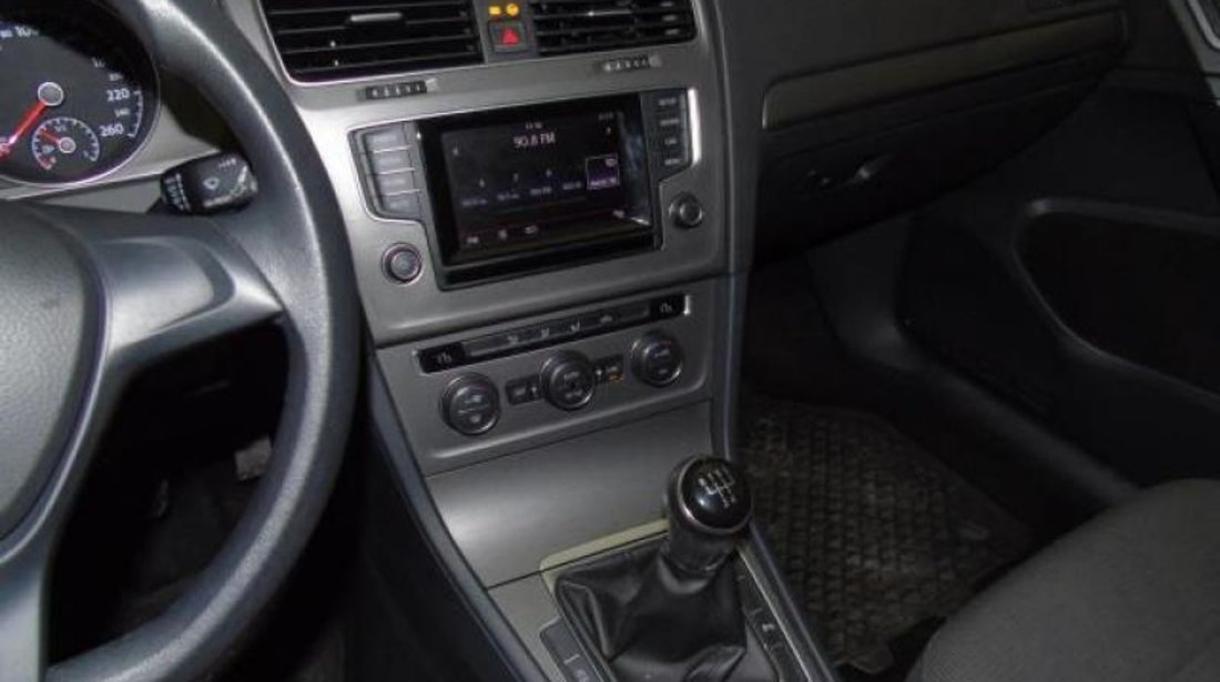 VW Golf VII 1.6 TDI BlueMotion Technology Comfortline 105 CP 2013