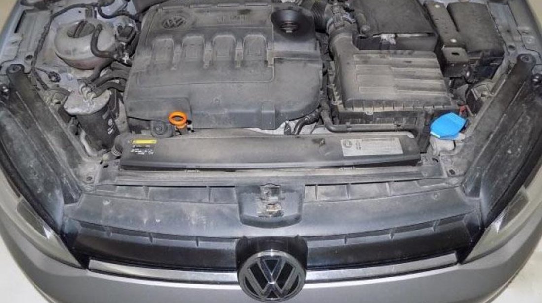 VW Golf VII 1.6 TDI BlueMotion Technology Comfortline 105 CP 2013