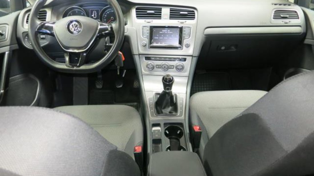 VW Golf VII Comfortline 1.6 TDI DPF BlueMotion Tehnology 105 CP M5 Start&Stop 2013