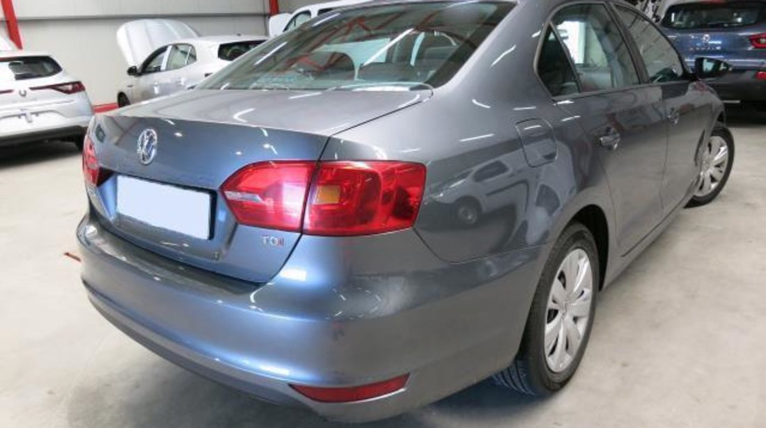 VW Jetta 1.6 TDI 105 CP Trendline 2013