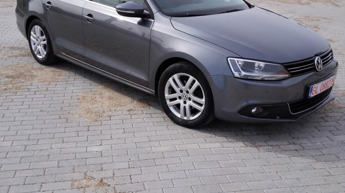 VW Jetta 1.6 TDI HIGHLINE BLUEMOTION 2012