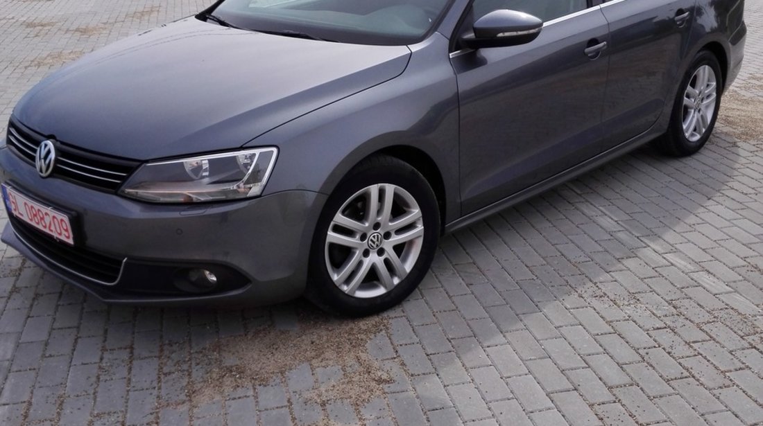 VW Jetta 1.6 TDI HIGHLINE BLUEMOTION 2012