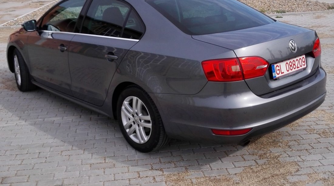 VW Jetta 1.6 TDI HIGHLINE BLUEMOTION 2012