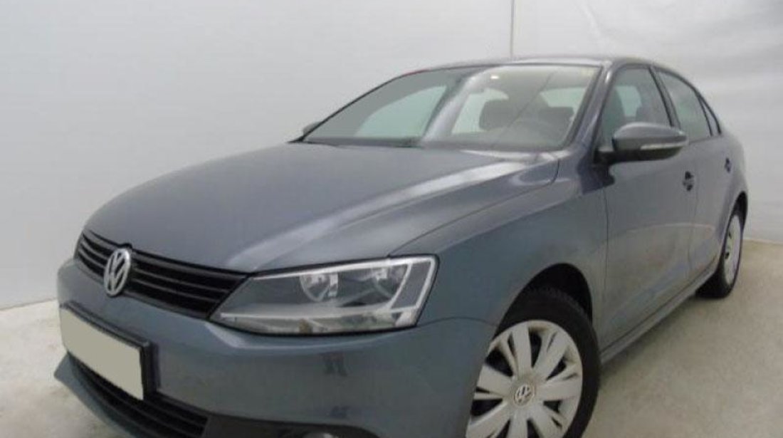 VW Jetta 1.6 TDI Trendline 105 CP 2012