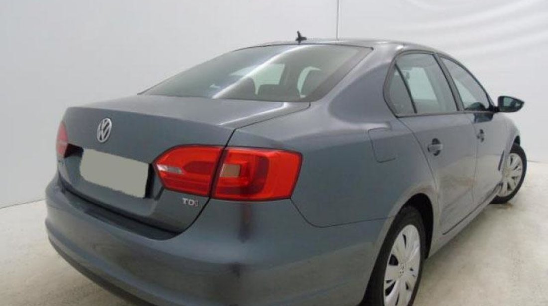 VW Jetta 1.6 TDI Trendline 105 CP 2012