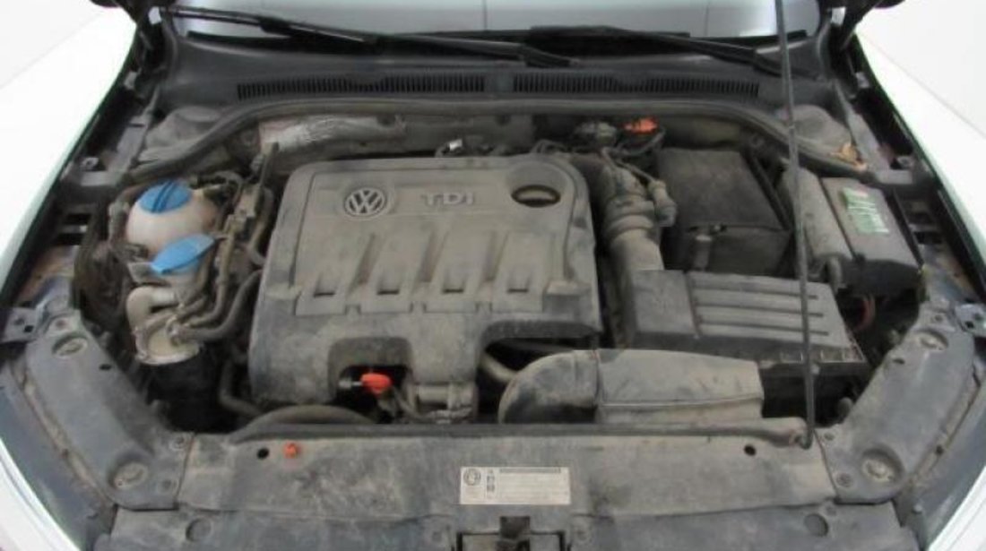 VW Jetta 2.0 TDI Highline 140 CP 2012