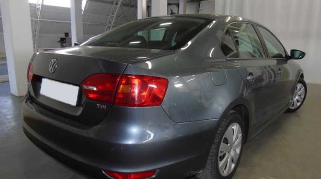 VW Jetta CL 1.6 TDI 105 CP M6 2012