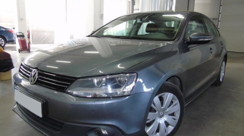 VW Jetta CL 1.6 TDI 105 CP M6 2012