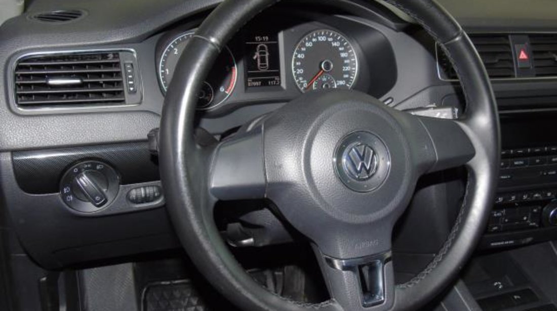 VW Jetta CL 1.6 TDI 105 CP M6 2012