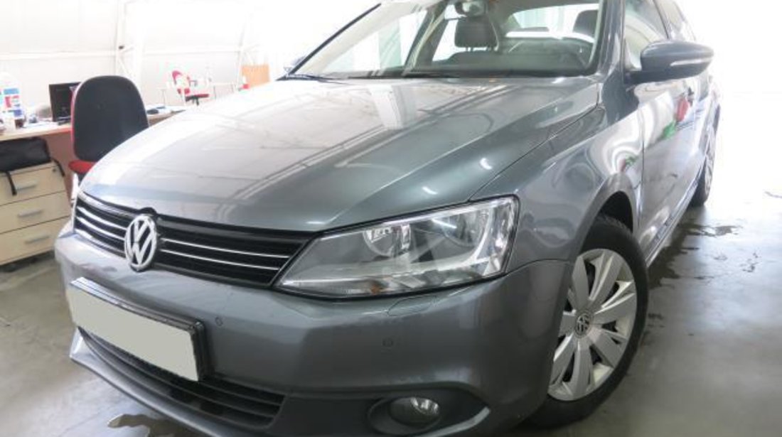 VW Jetta CL 1.6 TDI 105 CP M6 2012