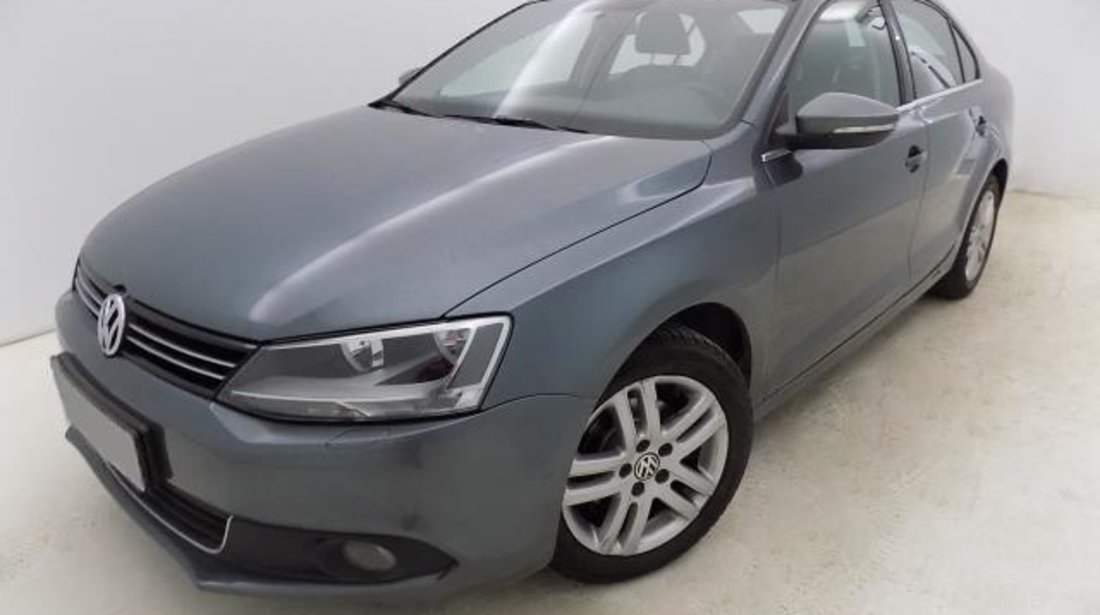 VW Jetta Comfortline 1.6 TDI DPF 105 CP 2012