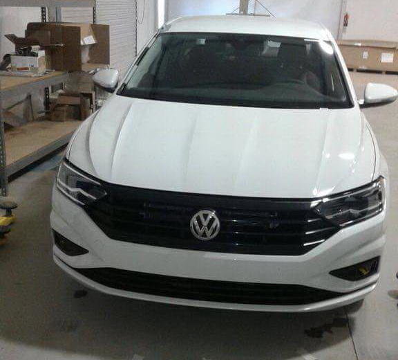 VW Jetta necamuflat