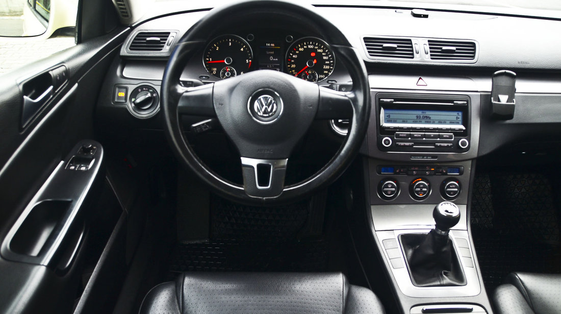 VW Passat 1 2010